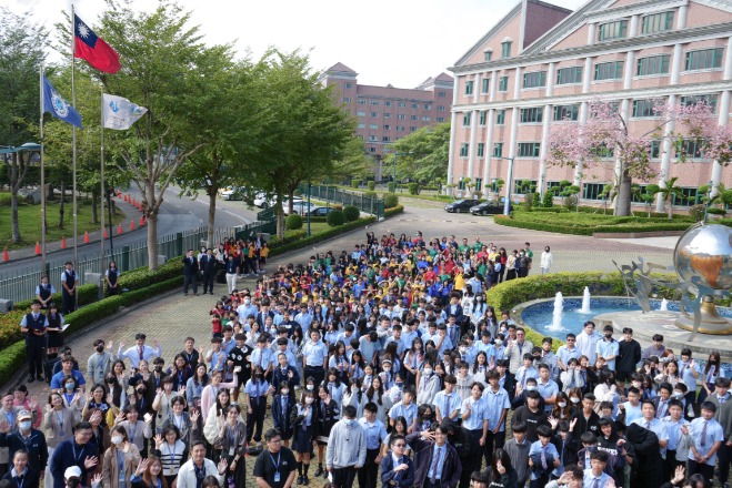 I-Shou International School national curriculum