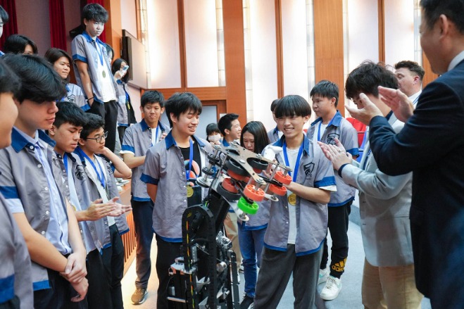 I-Shou International School national curriculum